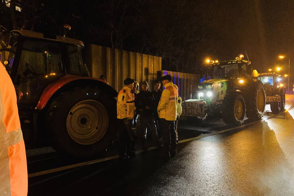 Tractor met pech op snelweg