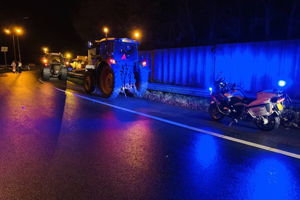 Tractor met pech op snelweg