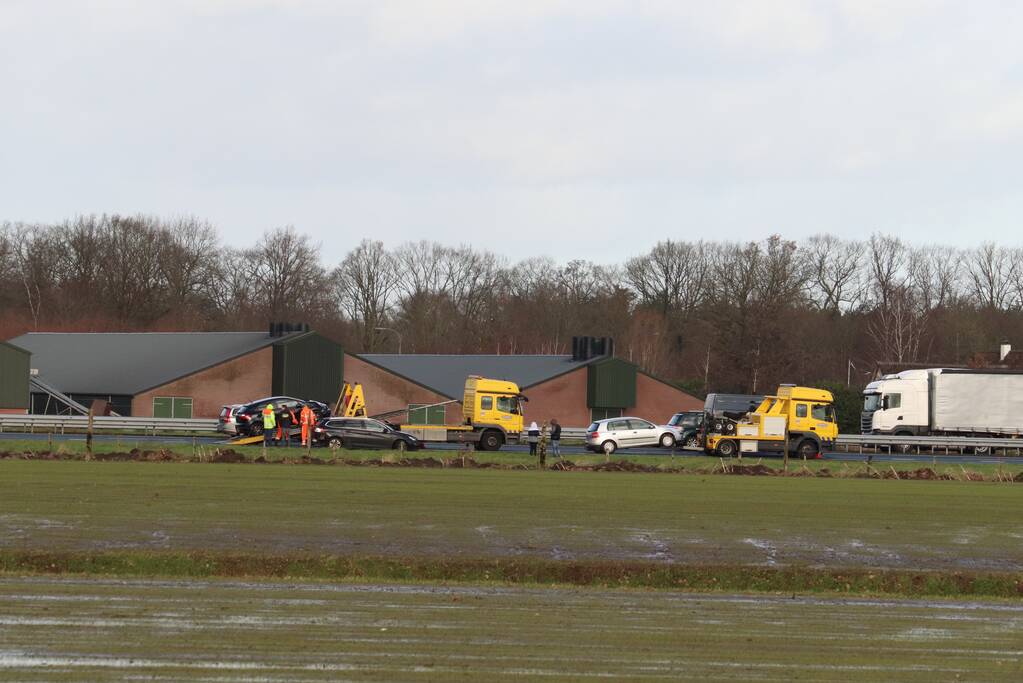 Drie personenautos betrokken bij aanrijding