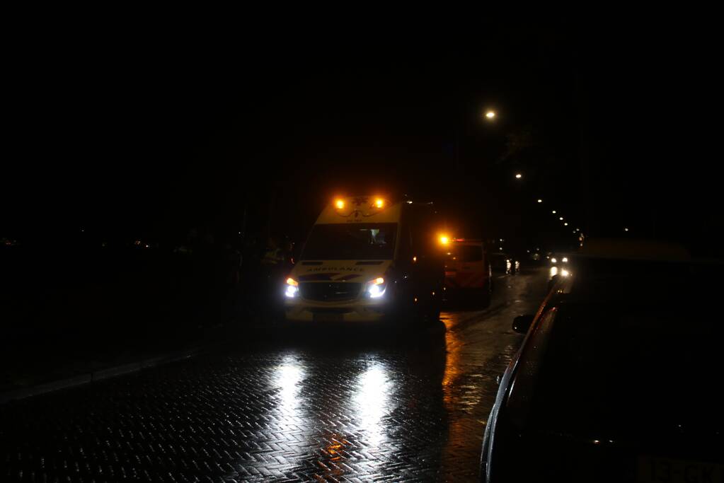 Scooterrijdster aangereden door auto