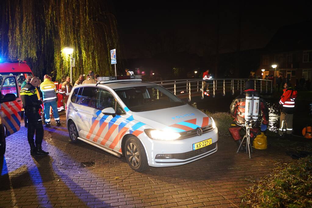 Hulpdiensten zoeken naar mogelijk persoon te water