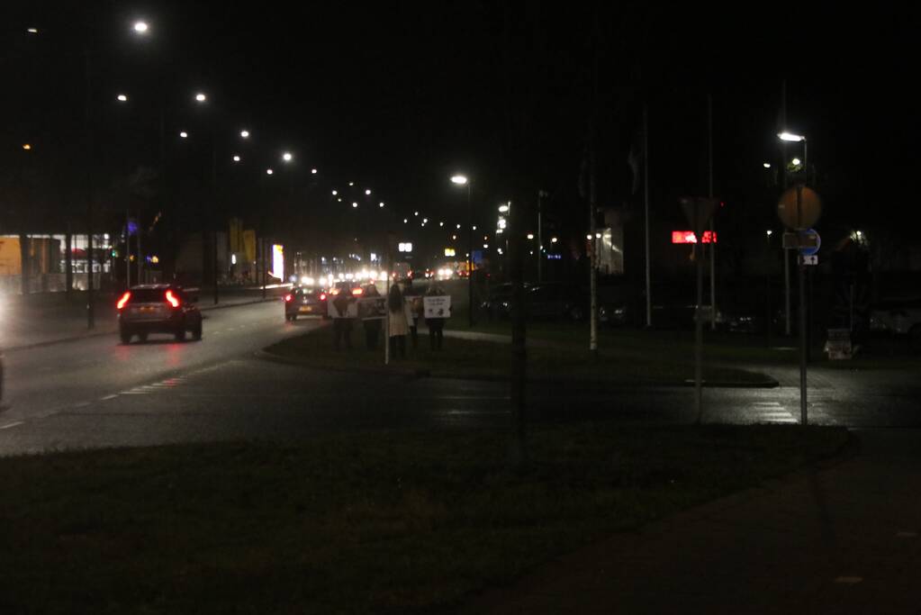 Kleine demonstratie bij Kalfsvleesverwerker Ekro