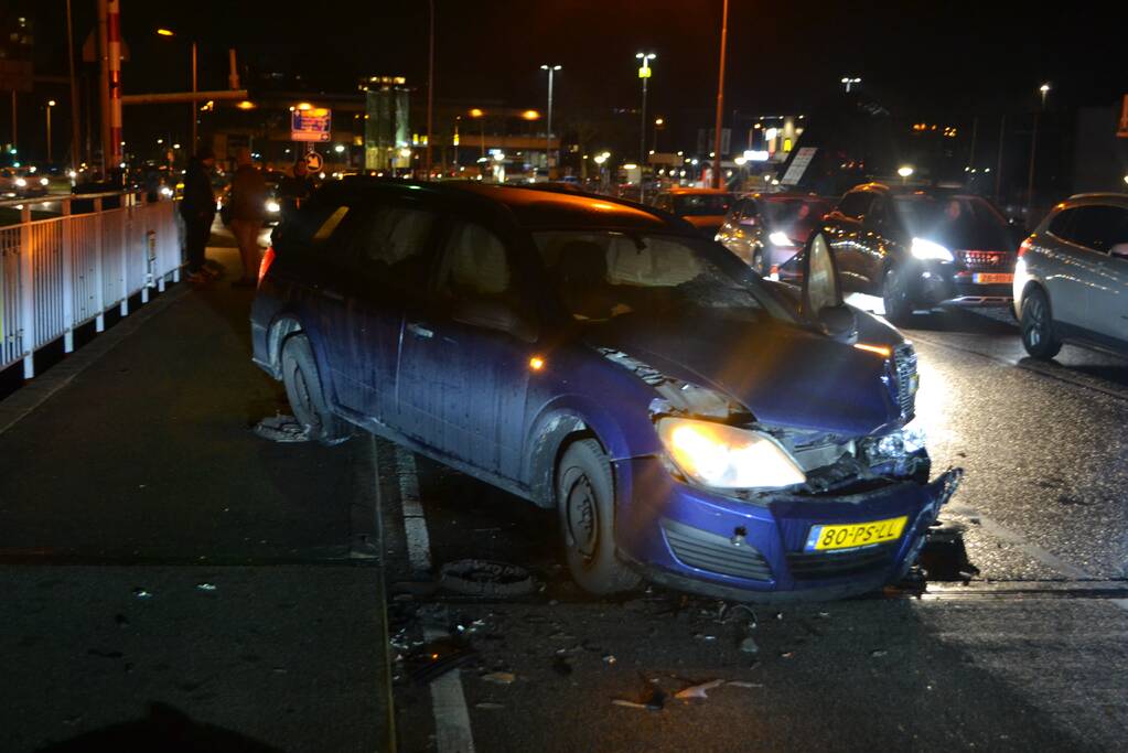 Twee gewonden bij frontale aanrijding op de N206