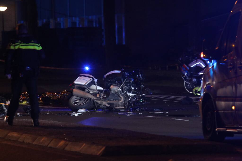 Zeer ernstige ongeval tussen auto en politiemotor