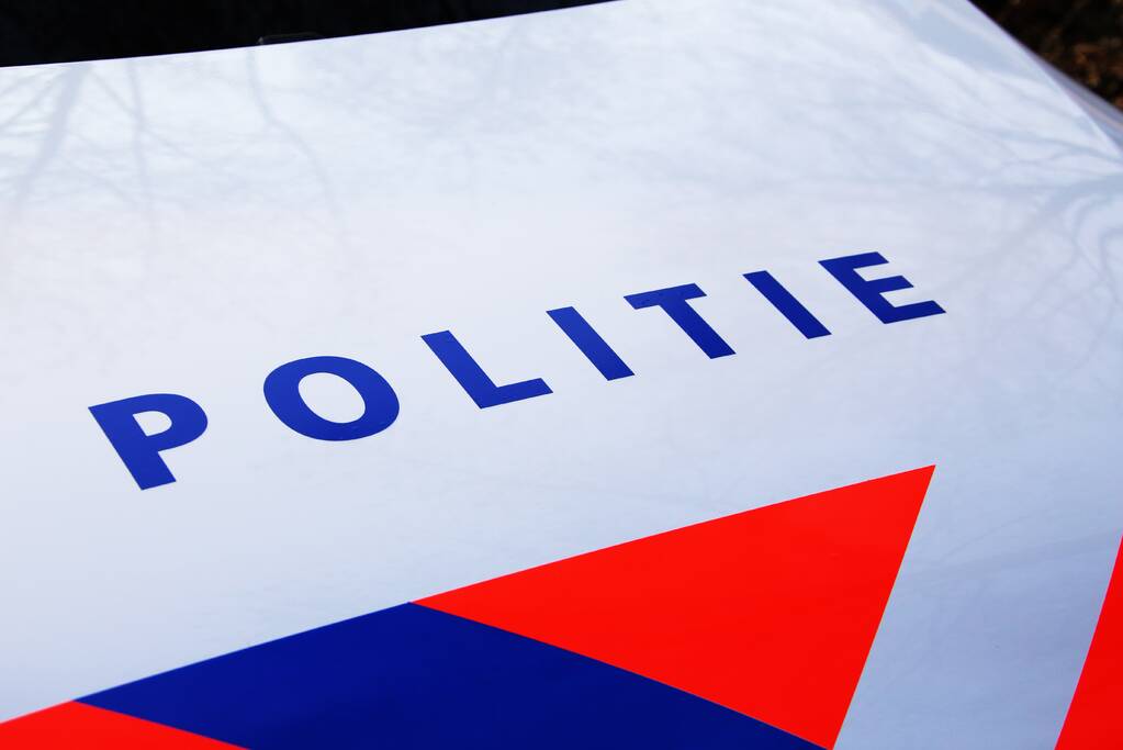 Gesignaleerde in vluchtauto knalt op Belgische politieauto bij achtervolging