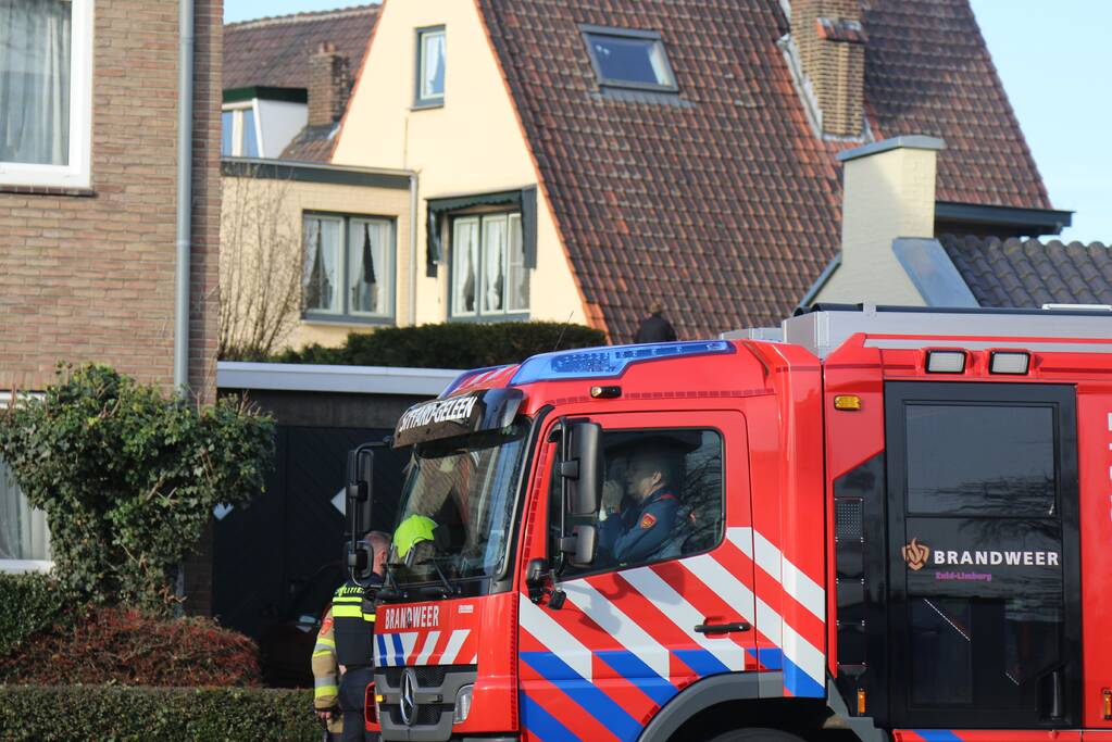 Woningbrand blijkt brandende heg achter woning