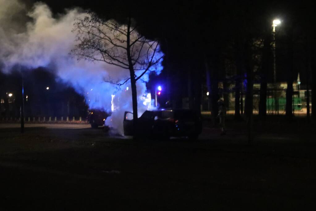 Personenauto verwoest na brand