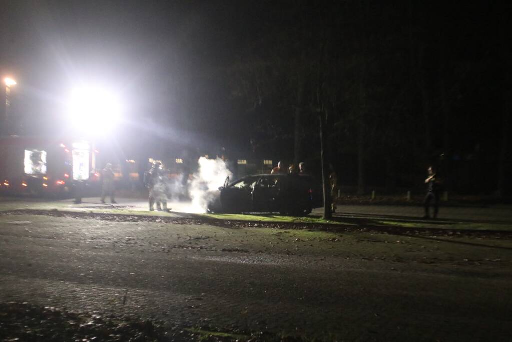 Personenauto verwoest na brand