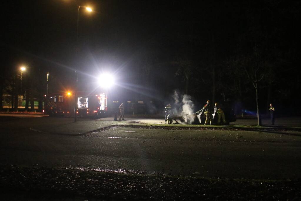 Personenauto verwoest na brand