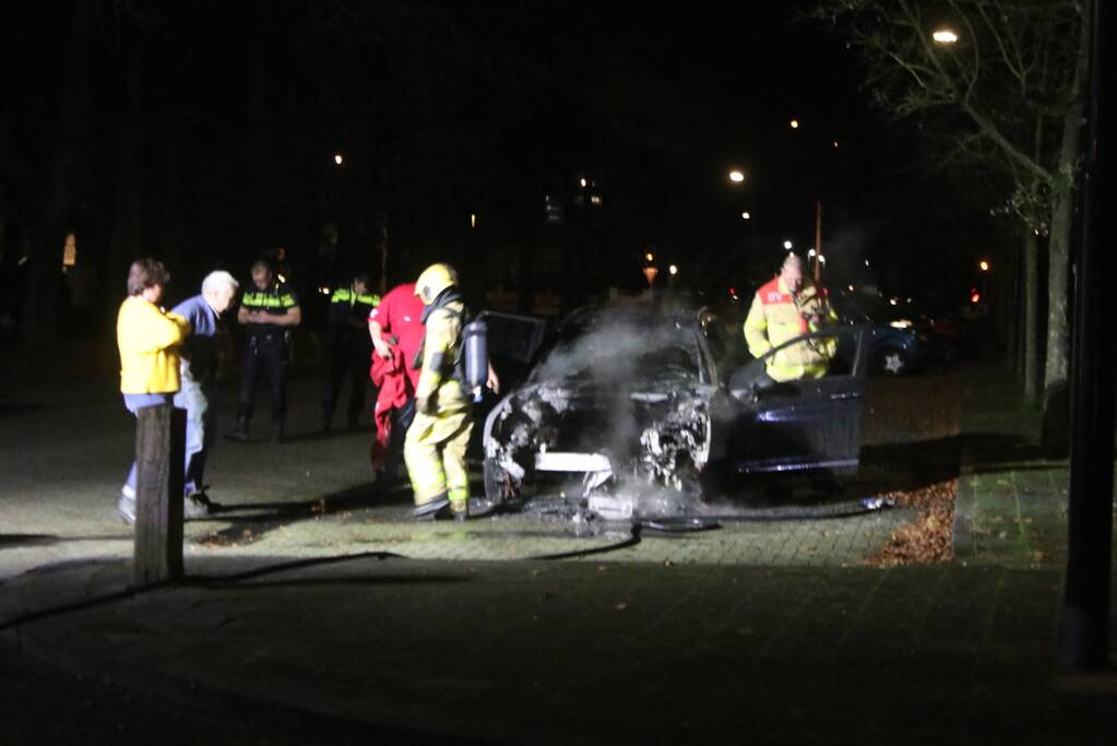 Personenauto verwoest na brand
