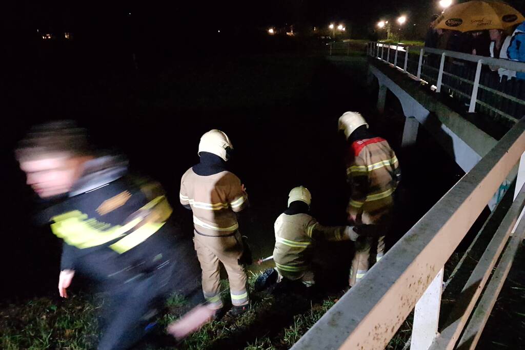 Brandweer ingezet voor lampje in sloot