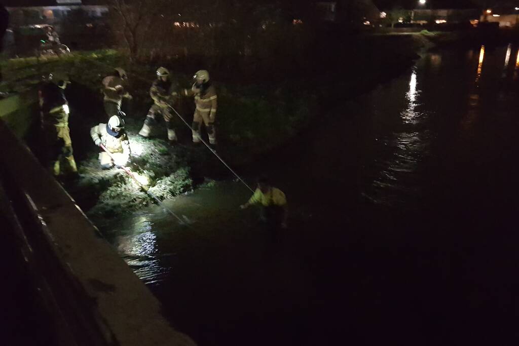 Brandweer ingezet voor lampje in sloot