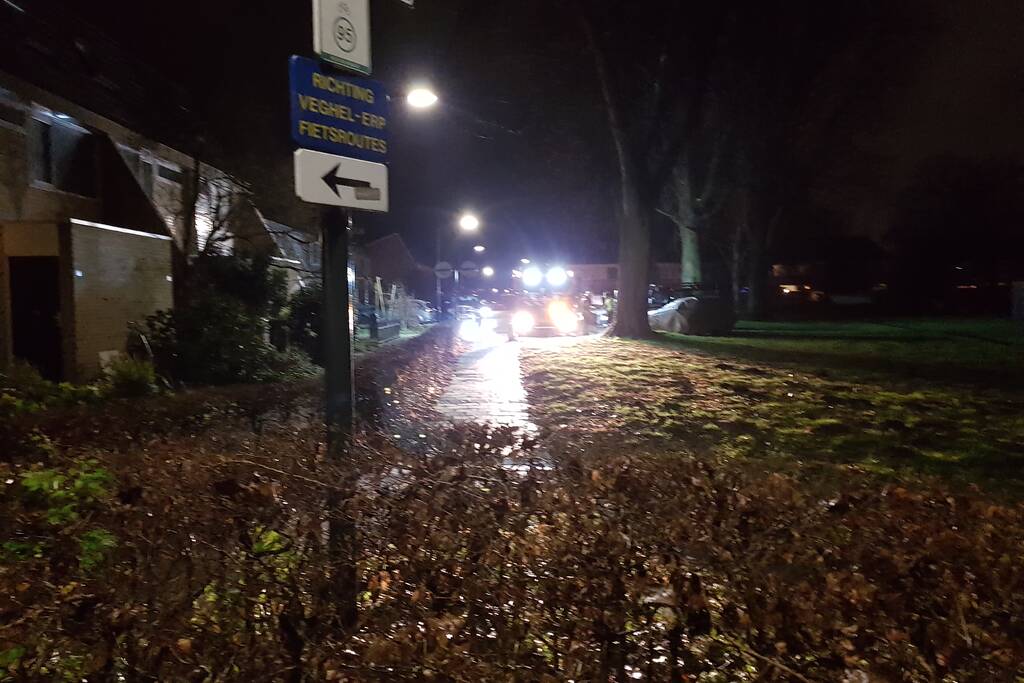 Brandweer ingezet voor lampje in sloot