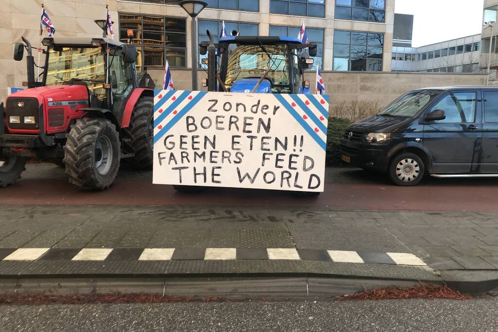 Geen bussen en afgesloten wegen door boerenprotest