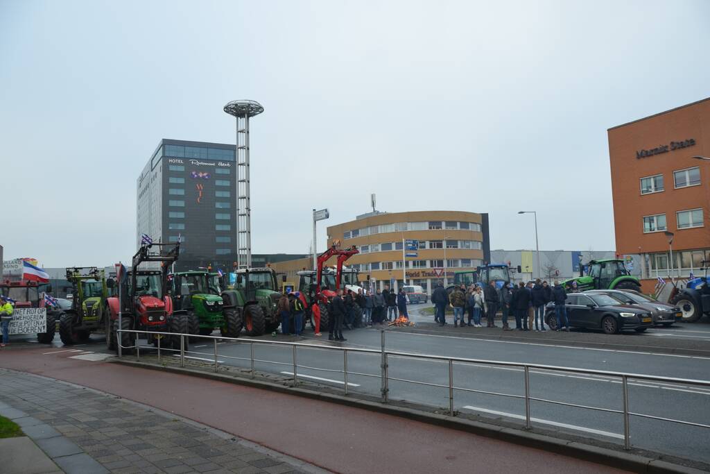 Geen bussen en afgesloten wegen door boerenprotest