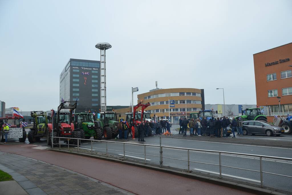 Geen bussen en afgesloten wegen door boerenprotest