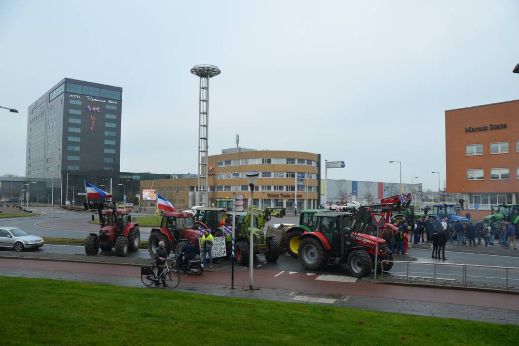 Geen bussen en afgesloten wegen door boerenprotest