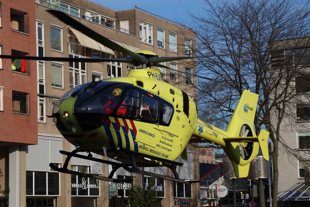 Kind komt onder auto bij aanrijding