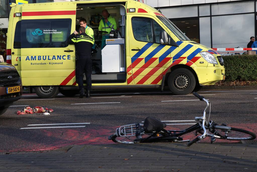 Kind komt onder auto bij aanrijding