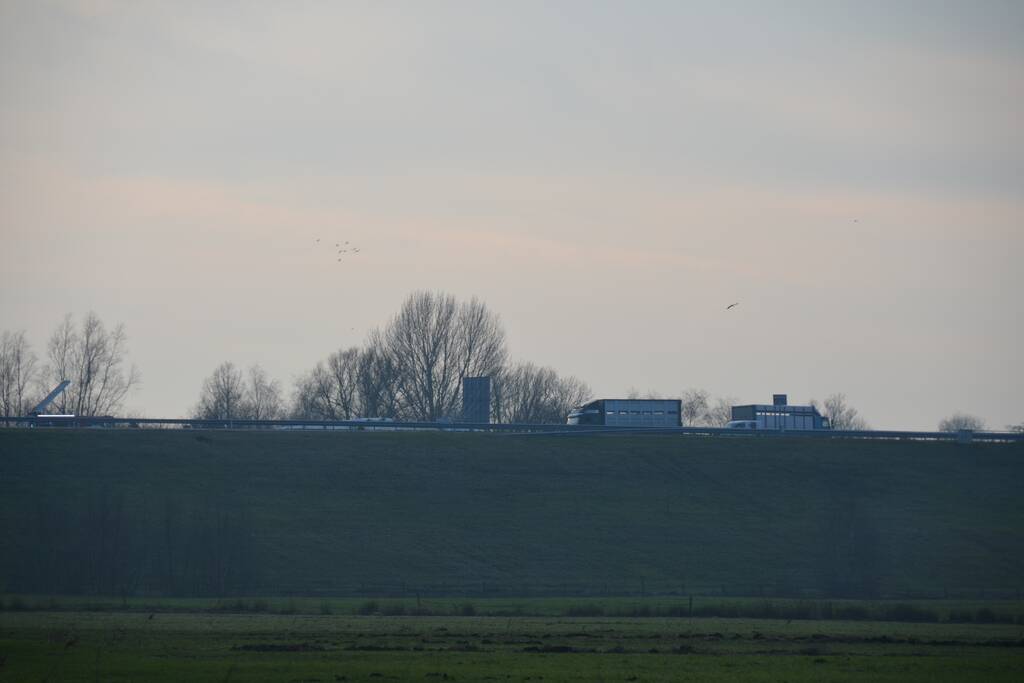 Dode bij ernstig ongeval vrachtwagen en bestelbus Fonejachtbrug