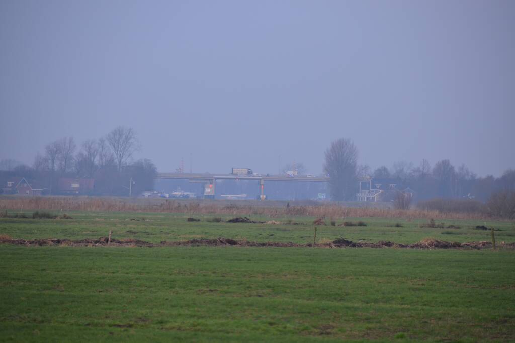 Dode bij ernstig ongeval vrachtwagen en bestelbus Fonejachtbrug