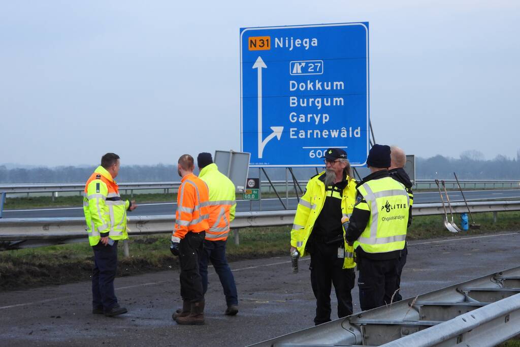 Dode bij ernstig ongeval vrachtwagen en bestelbus Fonejachtbrug