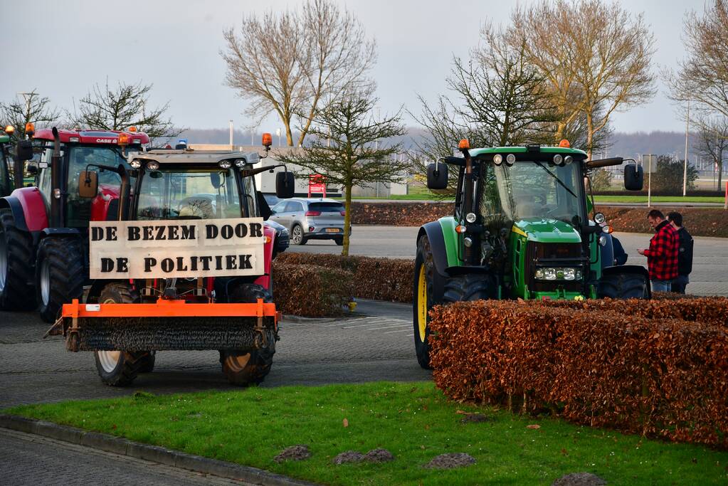 Boerenprotest bij Vliegveld Lelystad