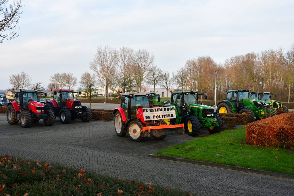 Boerenprotest bij Vliegveld Lelystad