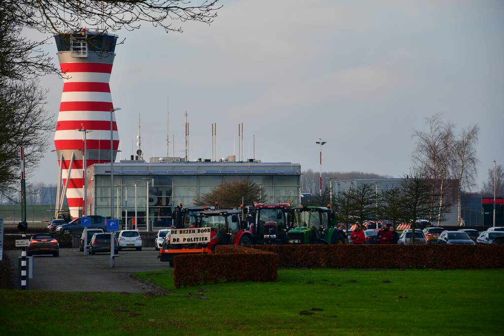 Boerenprotest bij Vliegveld Lelystad
