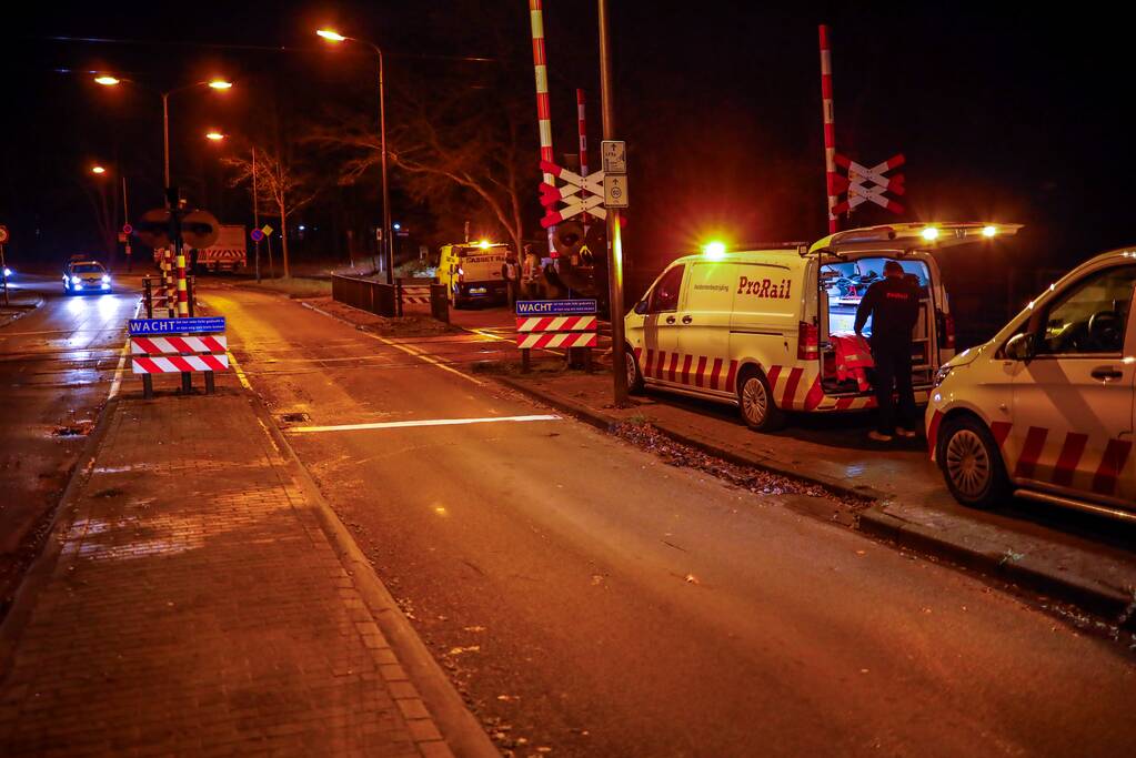Fietser overleden na aanrijding met trein op spoorwegovergang