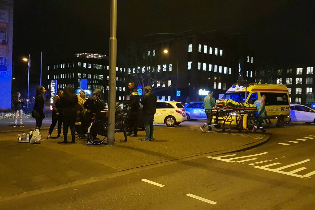 Fietser gewond na aanrijding met personenauto