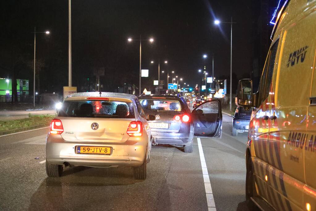 Drie auto's betrokken bij kop-staat aanrijding