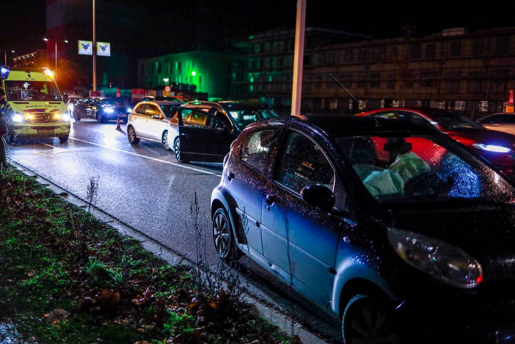 Drie auto's betrokken bij kop-staat aanrijding
