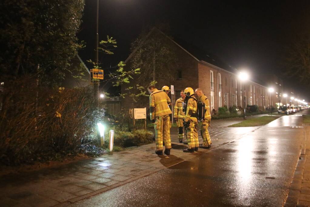 Brandweer verricht metingen gaslek