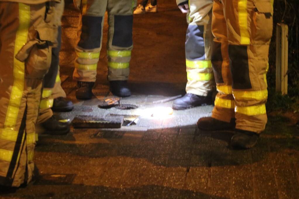 Brandweer verricht metingen gaslek