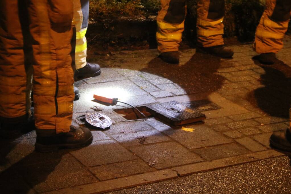 Brandweer verricht metingen gaslek