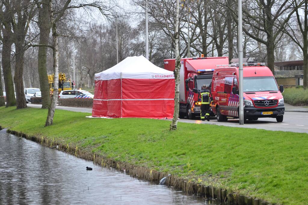 Overleden persoon gevonden in sloot