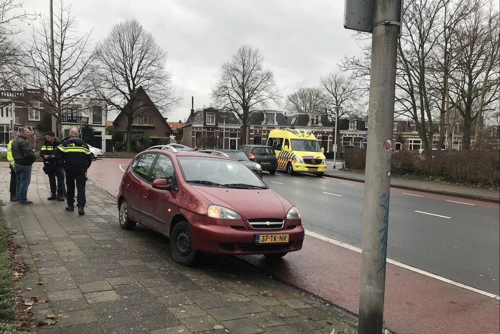 E-biker gewond na botsing met auto