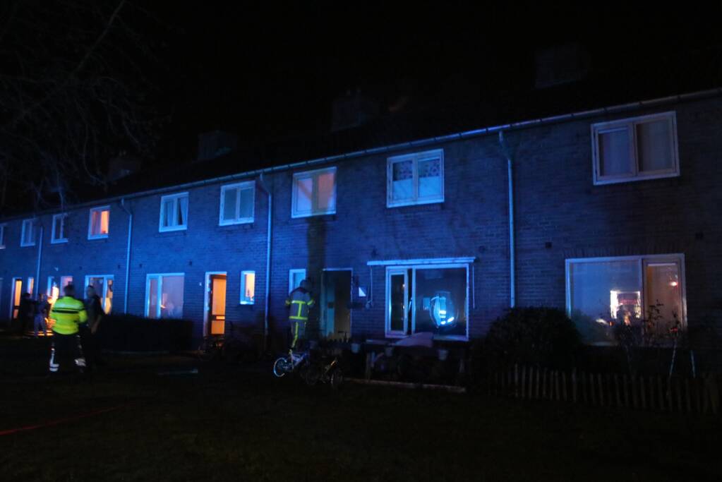Veel rook bij brand in woning