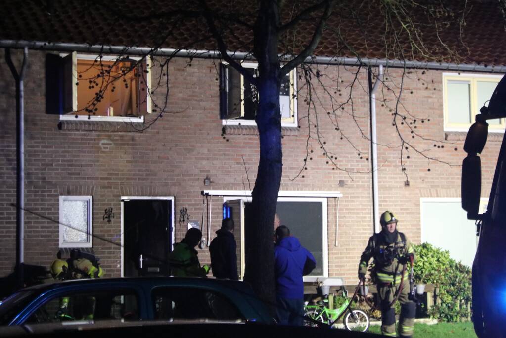 Veel rook bij brand in woning