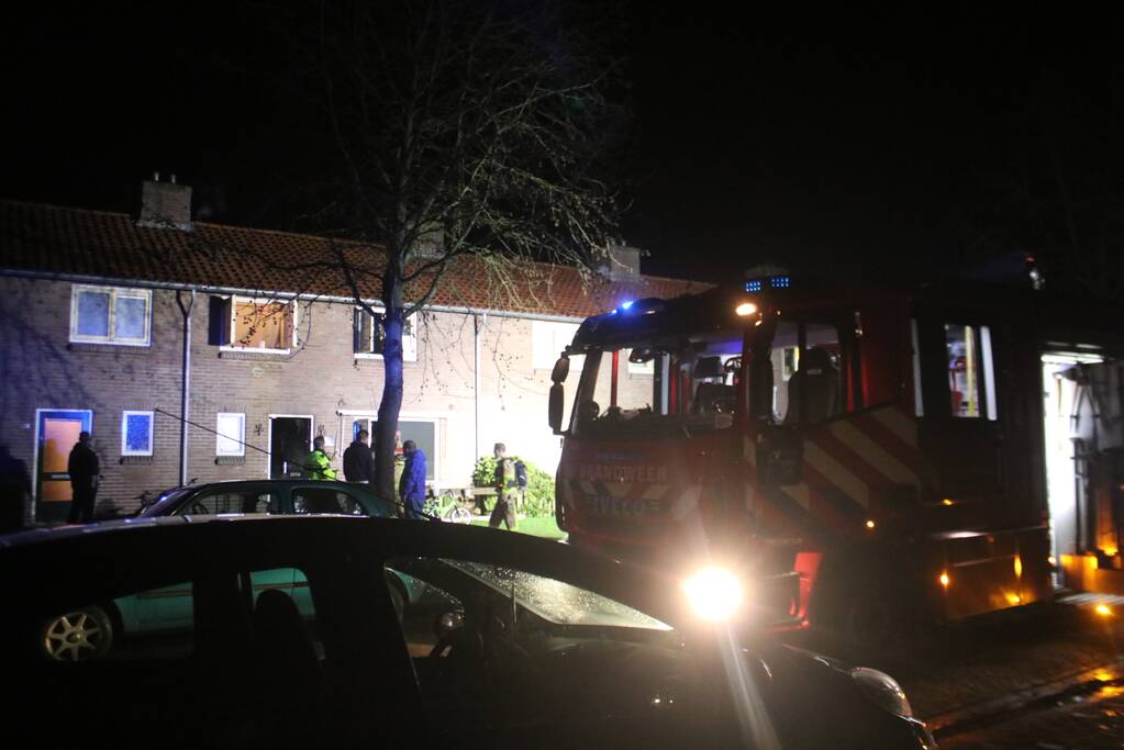 Veel rook bij brand in woning