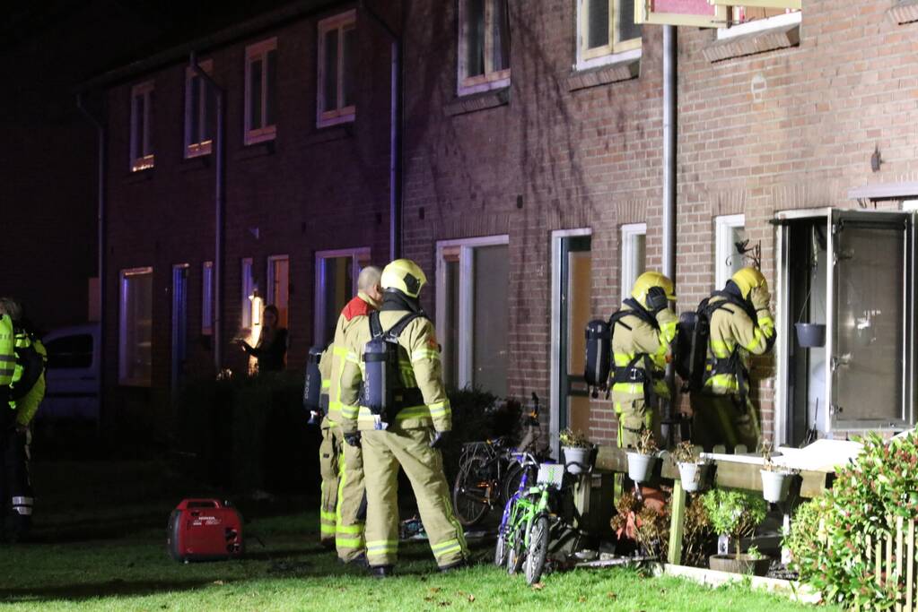 Veel rook bij brand in woning