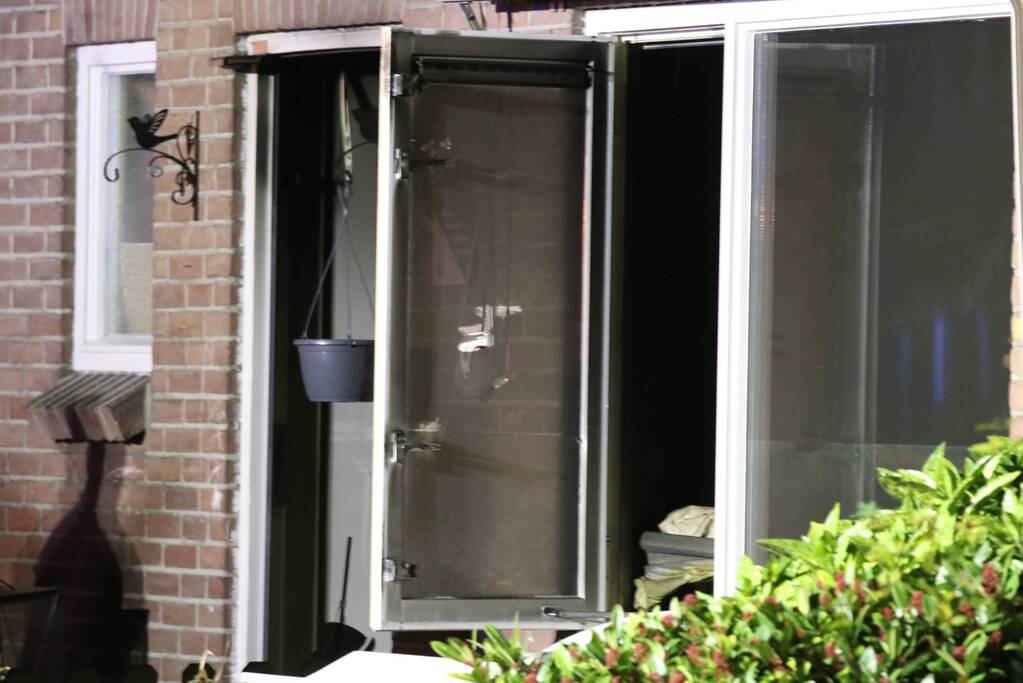 Veel rook bij brand in woning