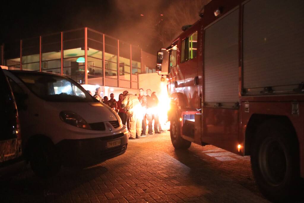 Autobrand blijkt vreugdevuur bij kerstborrel