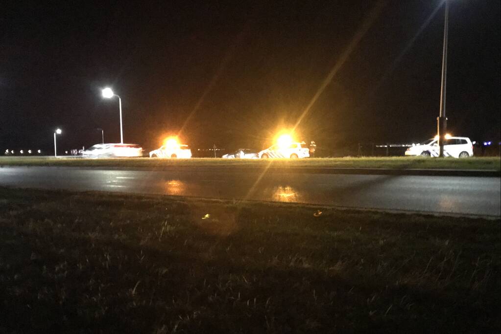 Auto raakt van de weg