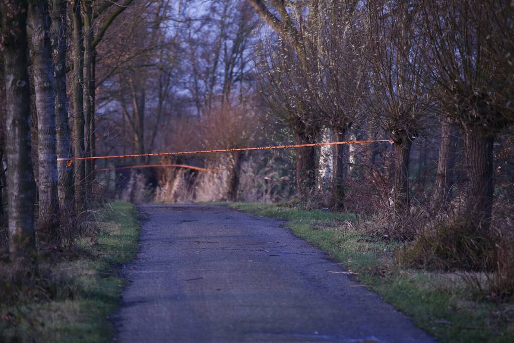 Vaten aangetroffen in sloot