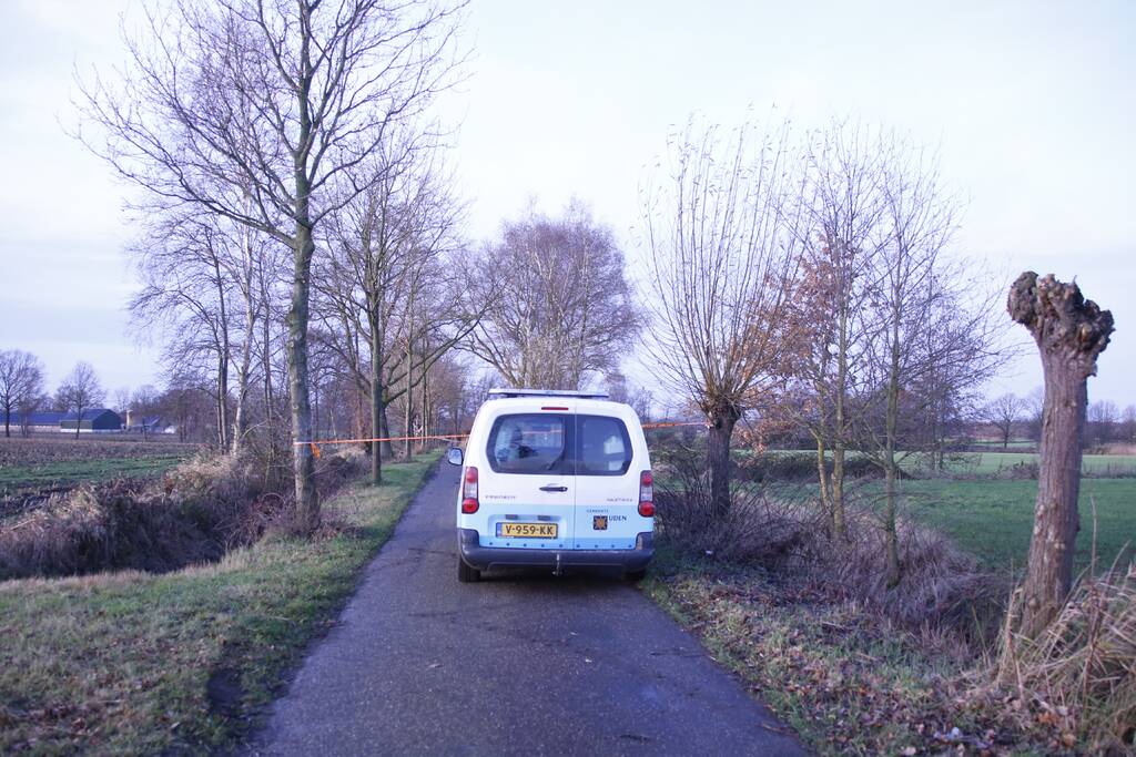 Vaten aangetroffen in sloot