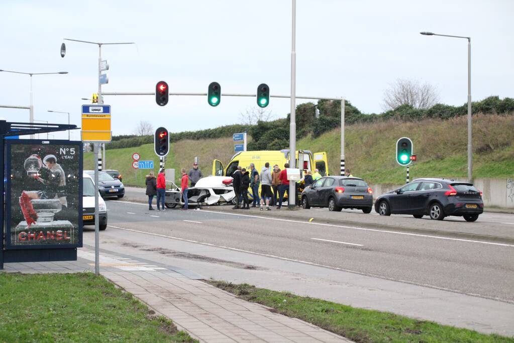 Man zwaargewond na aanrijding