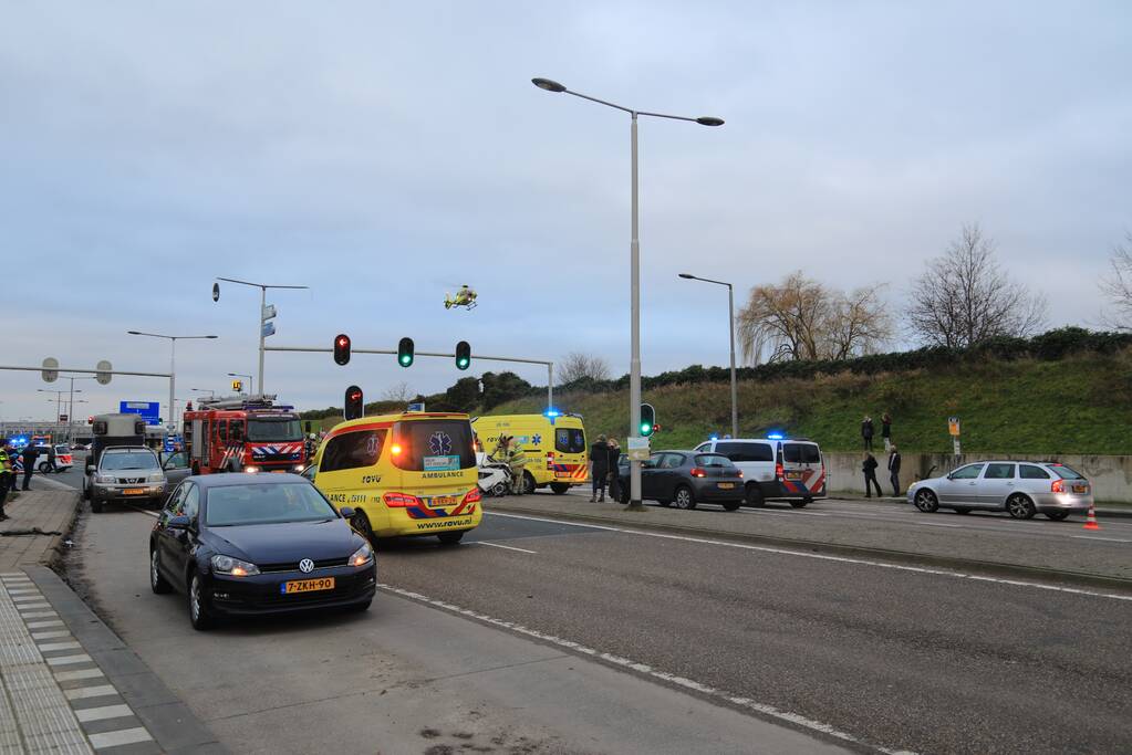 Man zwaargewond na aanrijding
