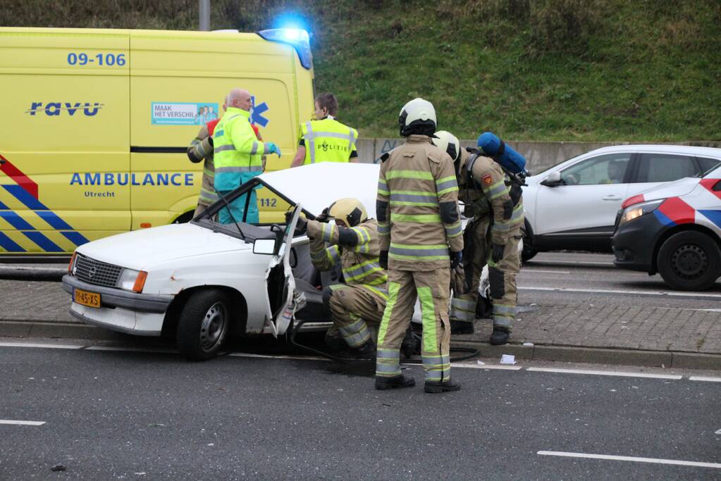 Man zwaargewond na aanrijding